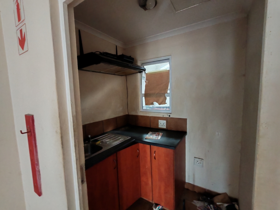 To Let Commercial Property for Rent in Asla Park Western Cape